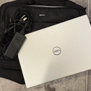 VERY GENTLY USED XPS 15 9510 11th Generation Core 15" Intel Core i7-11800H